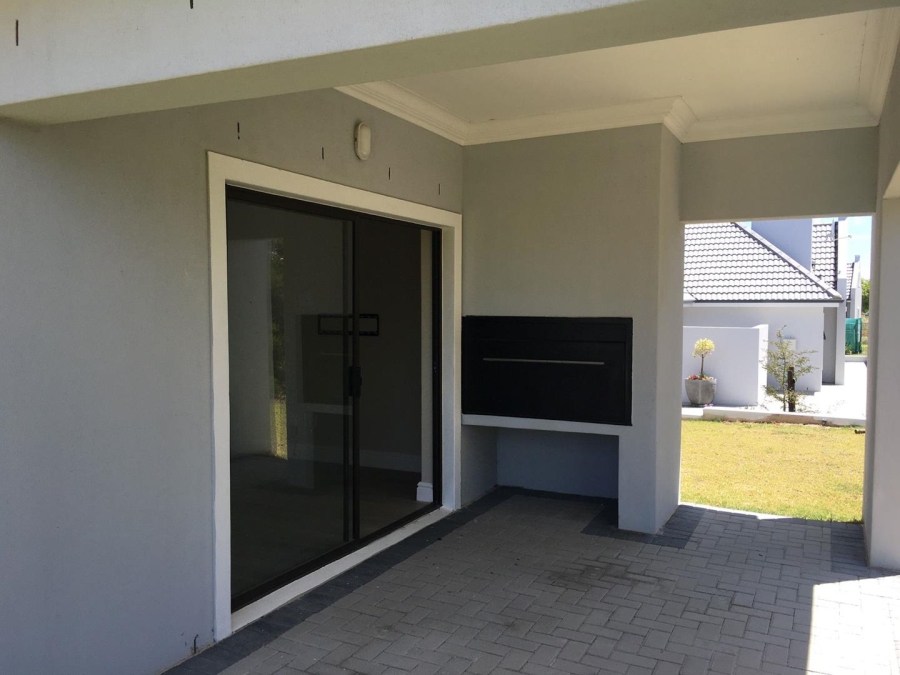 2 Bedroom Property for Sale in Zevenwacht Retirement Village Western Cape